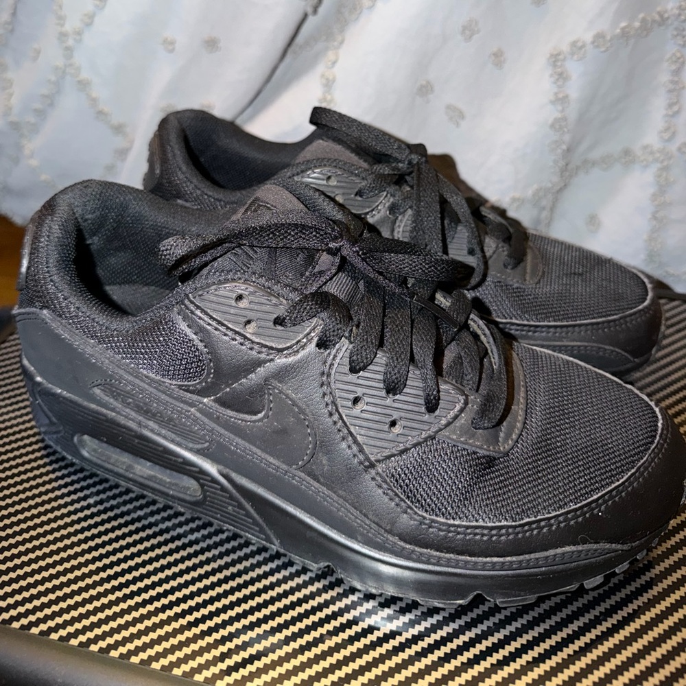 Nike Black AirMax 90s Sneakers